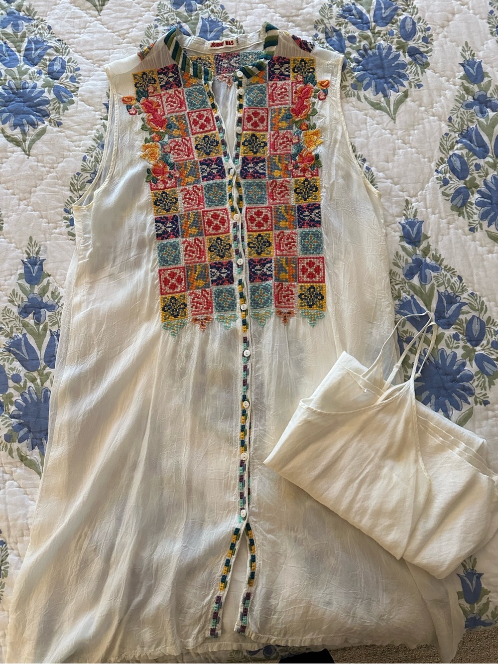 Johnny Was Cream Sleeveless Embroidered Tunic/ slip included
